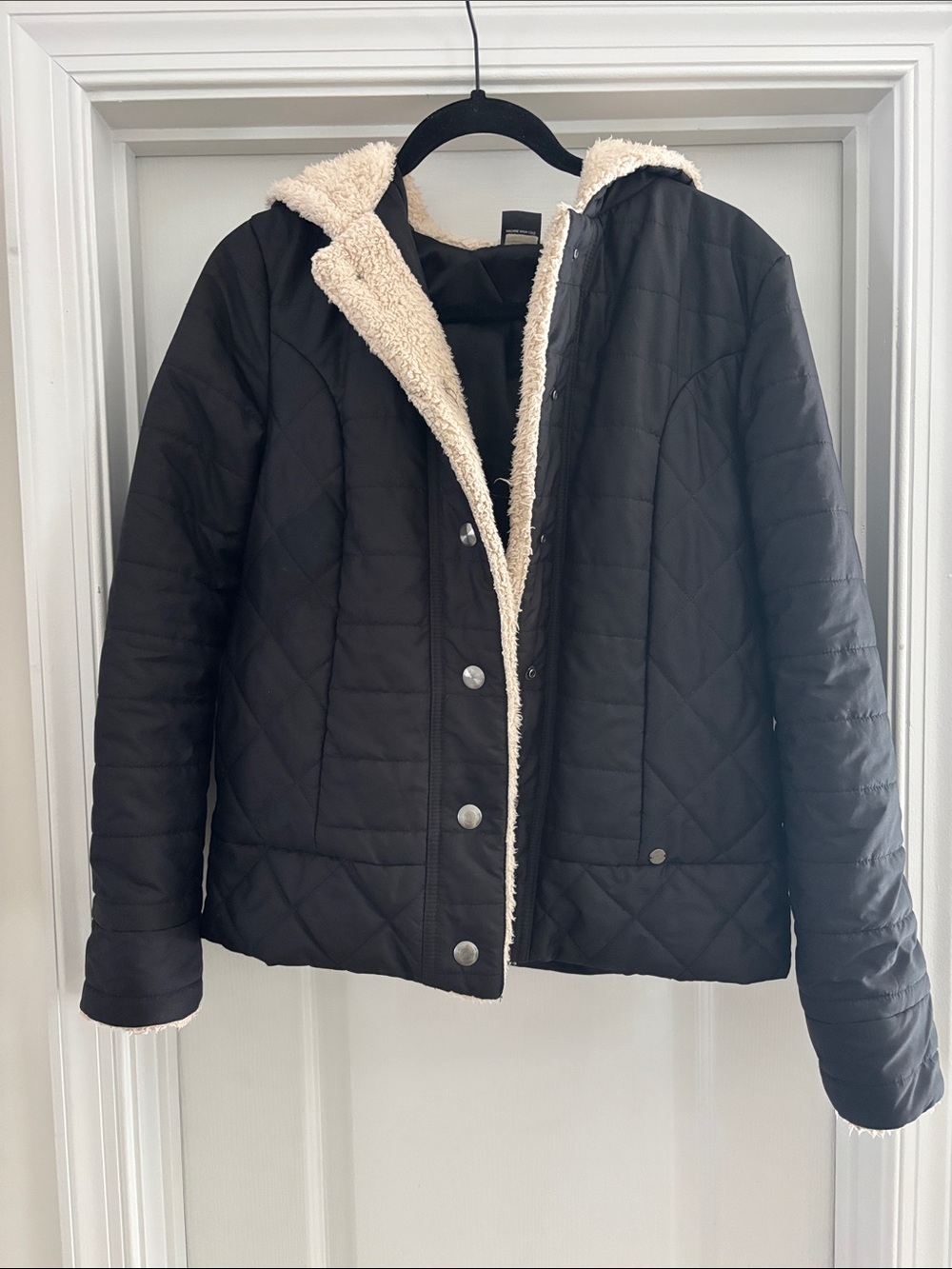 O'Neill Black Quilted Puffer Jacket with Cream Sherpa Lining
